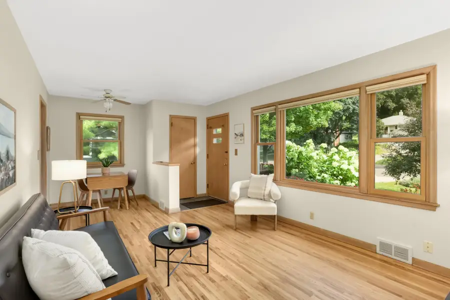 539 Frontenac Place, Saint Paul, MN 55104 - #2