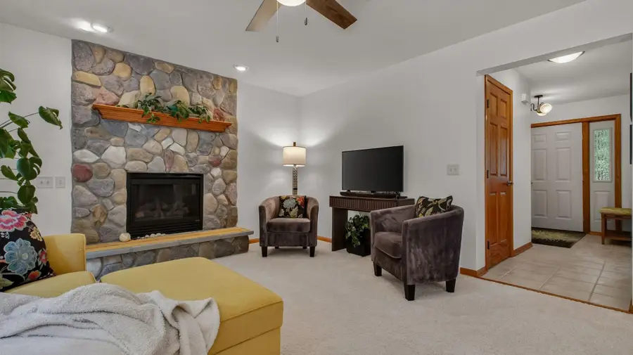 1224 Red Maple Ridge, Eau Claire, WI 54703 - #3