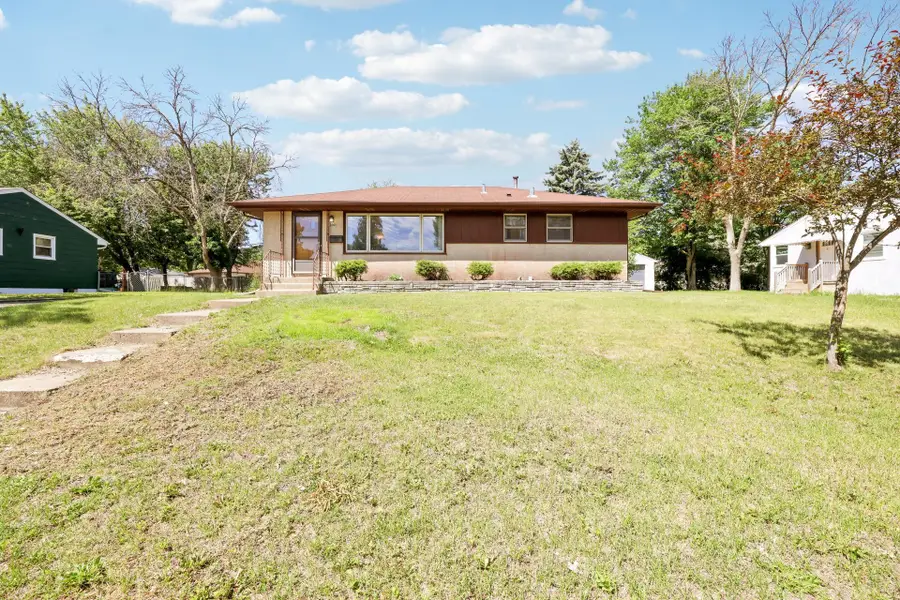 3609 Violet Avenue N, Brooklyn Center, MN 55429 - #2