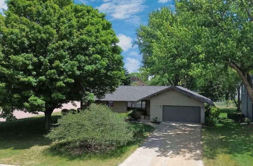 403 S Paffrath Avenue, Springfield, MN 56087 - #2