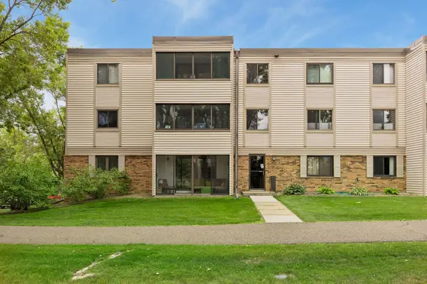 10540 43rd Avenue N #111, Plymouth, MN 55442