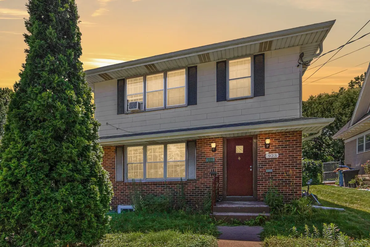 921 Weeks Avenue Se, Minneapolis, MN 55414 - #1