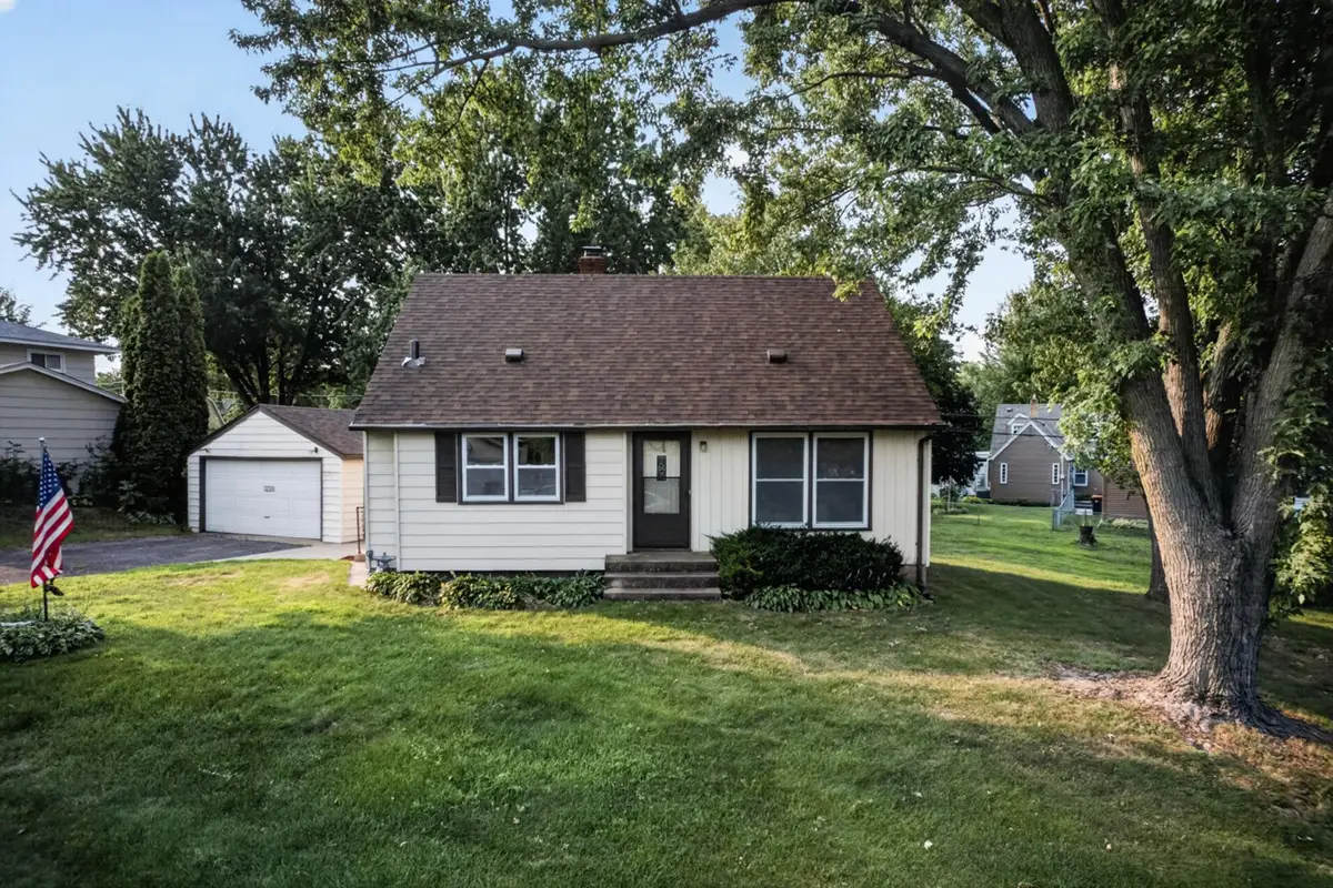 1220 Frisbie Avenue, Maplewood, MN 55109 - #1
