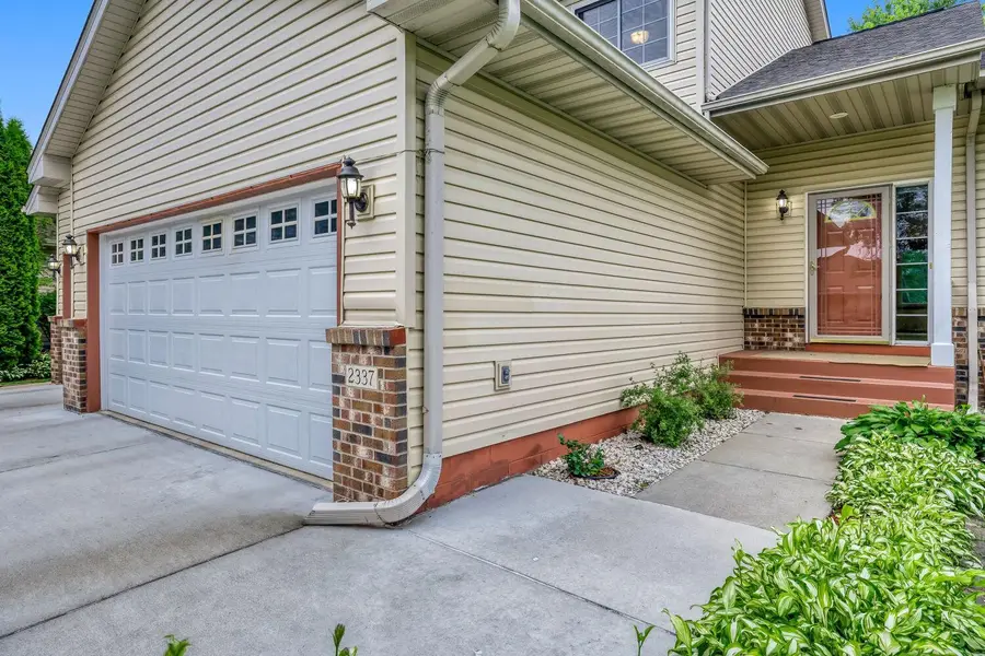 2337 Manuela Drive, Chaska, MN 55318 - #3