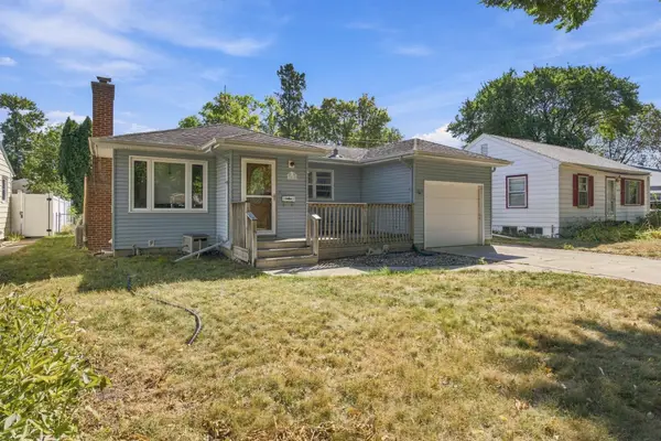1614 6th Street S, Fargo, ND 58103