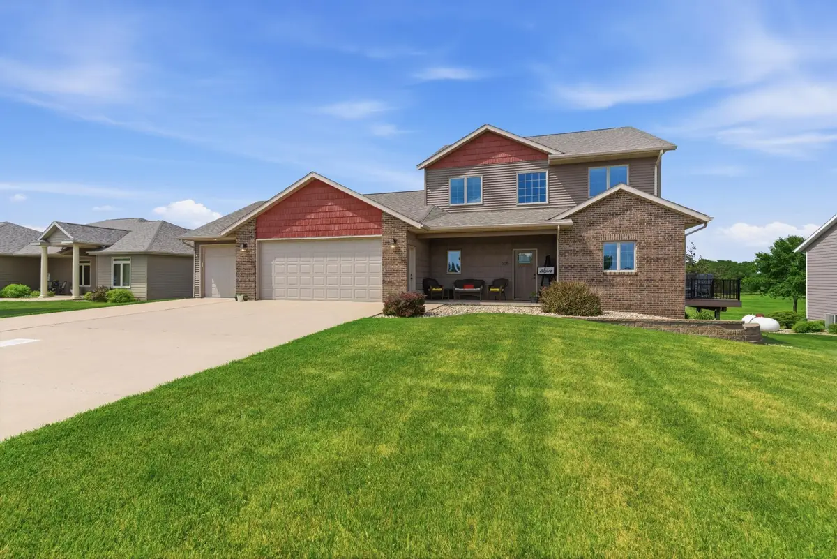 605 E 2nd Avenue, Beaver Creek, MN 56116 - #1