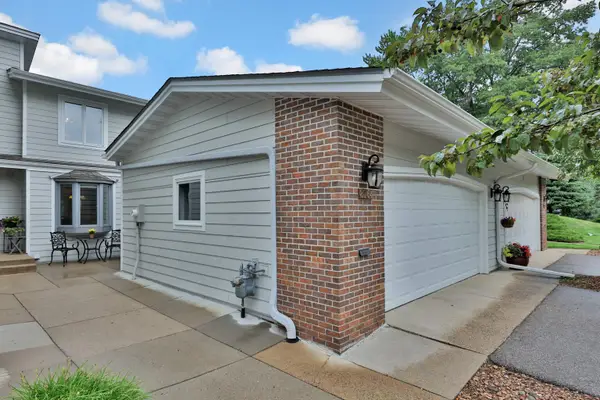8264 Kingslee Road, Bloomington, MN 55438
