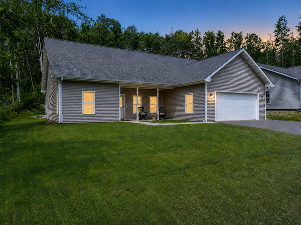 915 N Basswood Avenue, Duluth, MN 55811