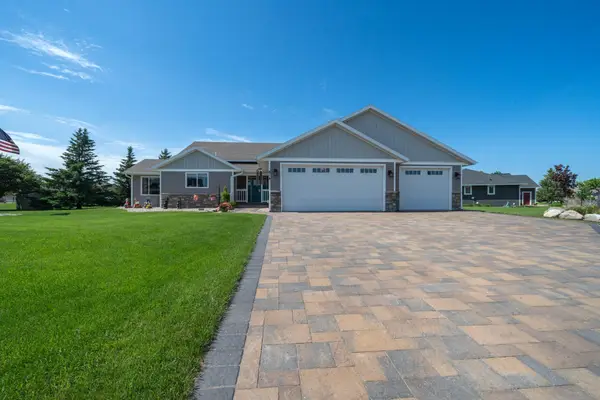814 Curt Felt Drive, Alexandria, MN 56308