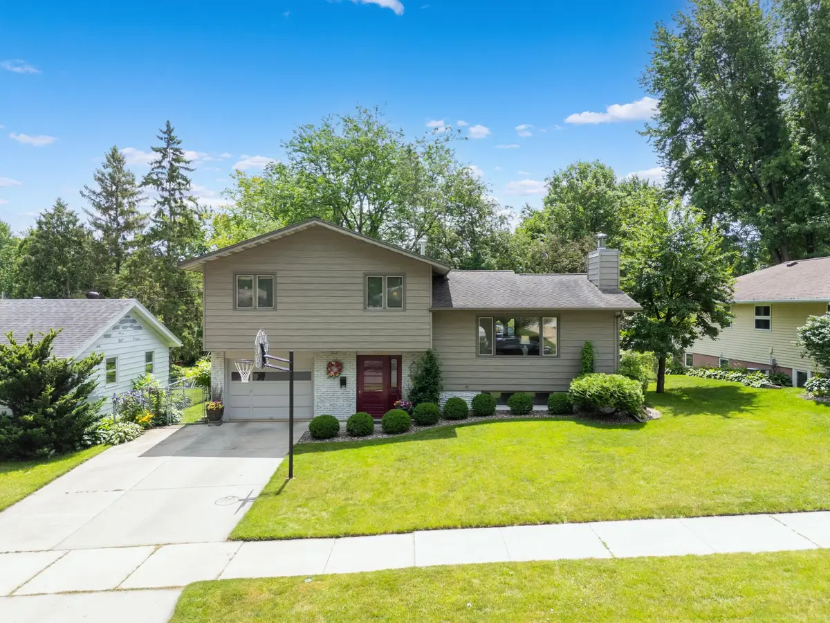 1214 29th Street Nw, Rochester, MN 55901 - #1