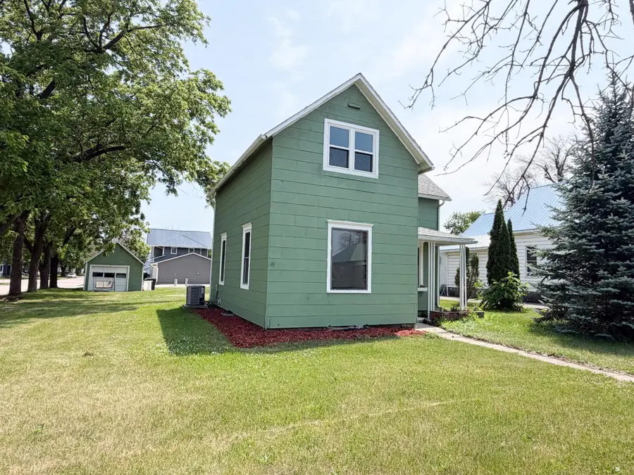 502 3rd Avenue Nw, Wilmont, MN 56185 - #3