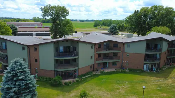 808 Lake Chapeau Drive #202, Albert Lea, MN 56007