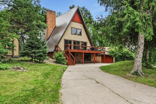 4540 Wood Duck Drive, Vadnais Heights, MN 55127