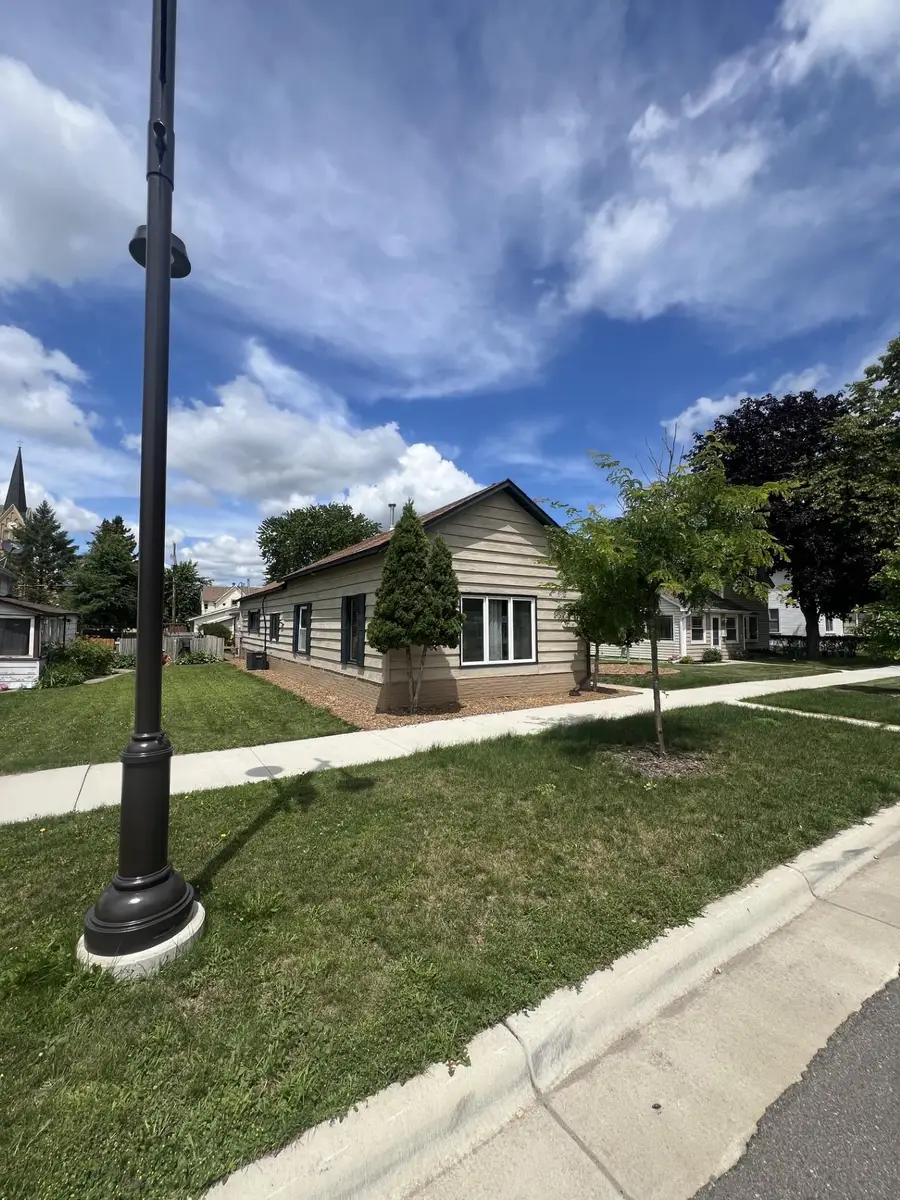 214 E Main Street, Belle Plaine, MN 56011 - #2