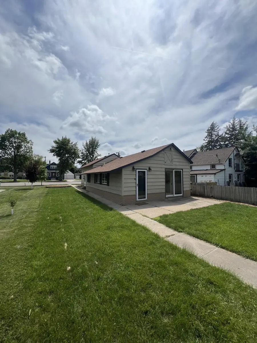 214 E Main Street, Belle Plaine, MN 56011 - #3