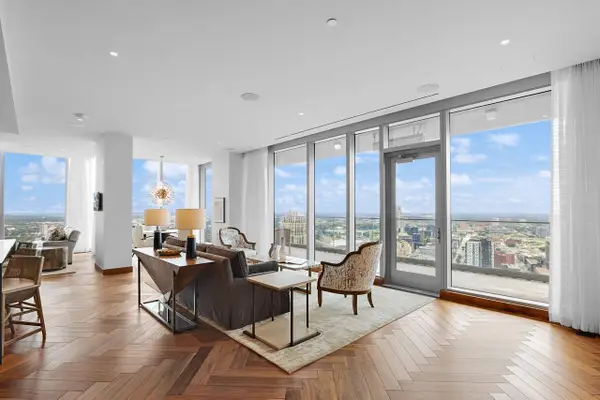 255 Hennepin Avenue #3402, Minneapolis, MN 55401