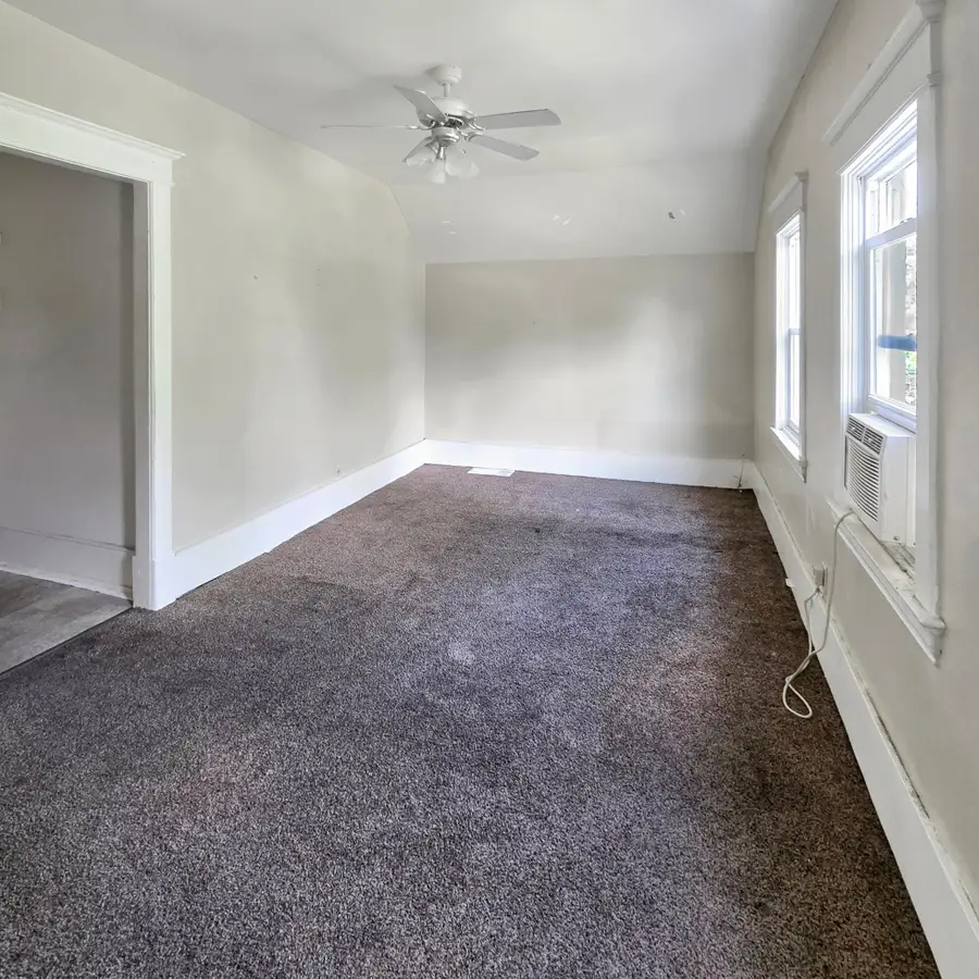 168 Acker Street E, Saint Paul, MN 55117 - #2