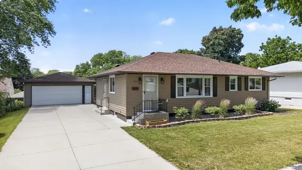 1525 11th Avenue Ne, Rochester, MN 55906