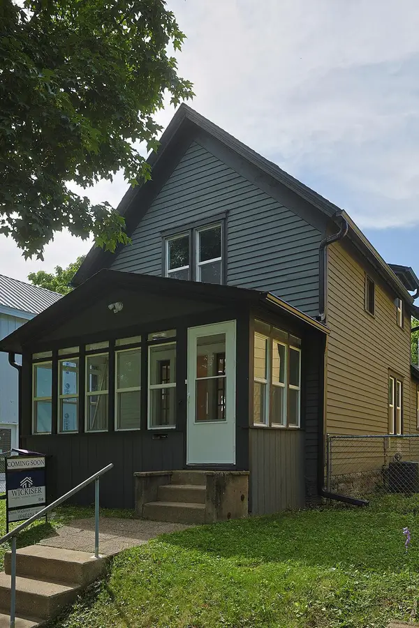 685 Stewart Avenue, Saint Paul, MN 55102