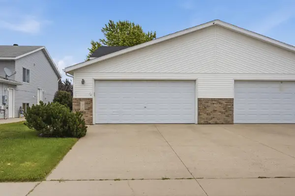 1912 50th Street S, Fargo, ND 58103
