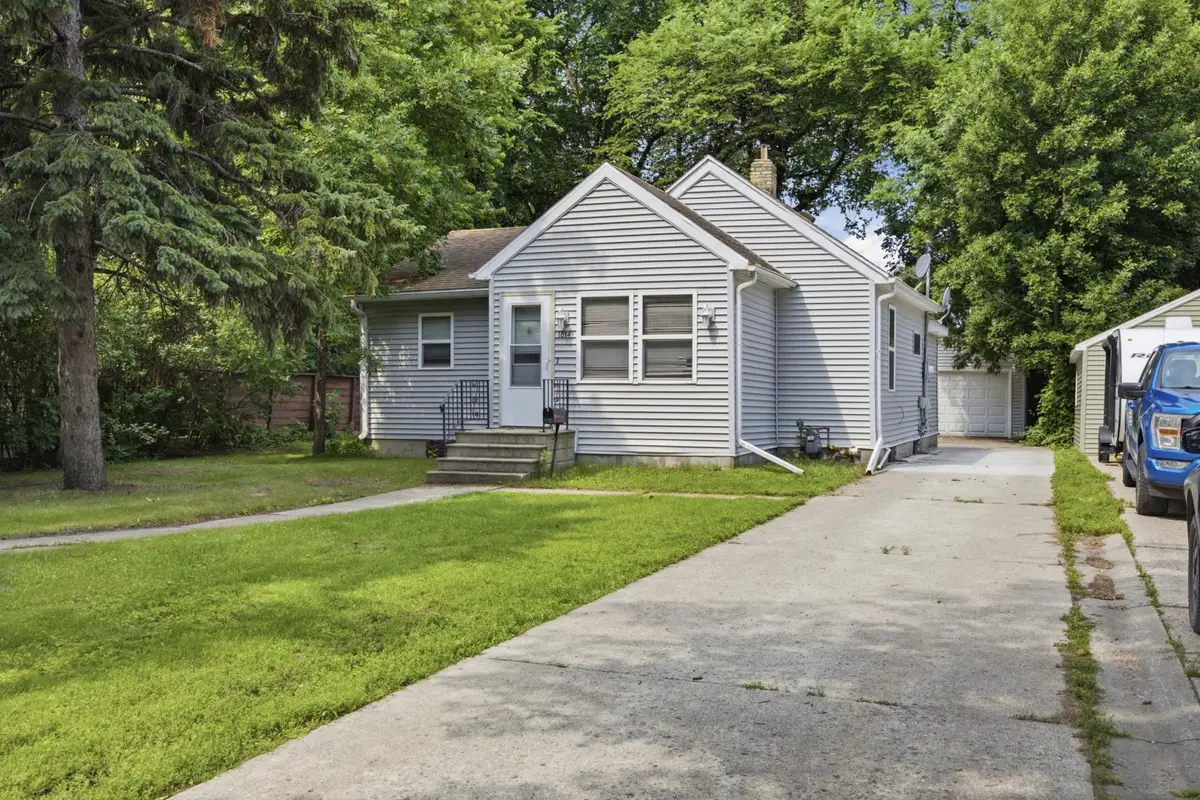 1614 5th Street N, Fargo, ND 58102 - #1