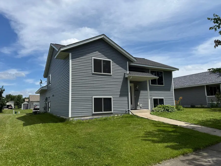 445 Maryland Street Nw, Hutchinson, MN 55350 - #2