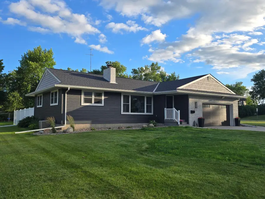 1207 W Park Avenue, Olivia, MN 56277 - #2