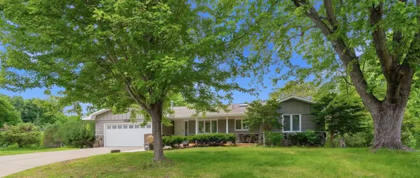 2005 Kelly Drive, Golden Valley, MN 55427