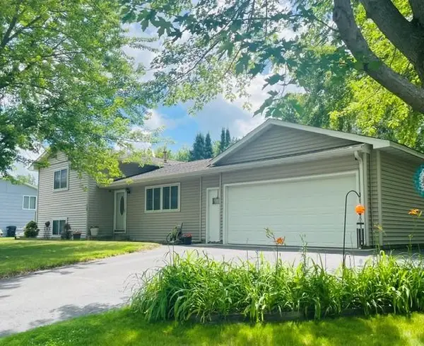 19 Heights Road Nw, Saint Michael, MN 55376