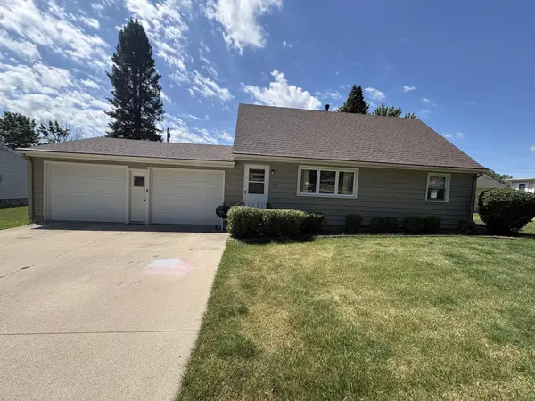 702 Glenview Drive, Albert Lea, MN 56007
