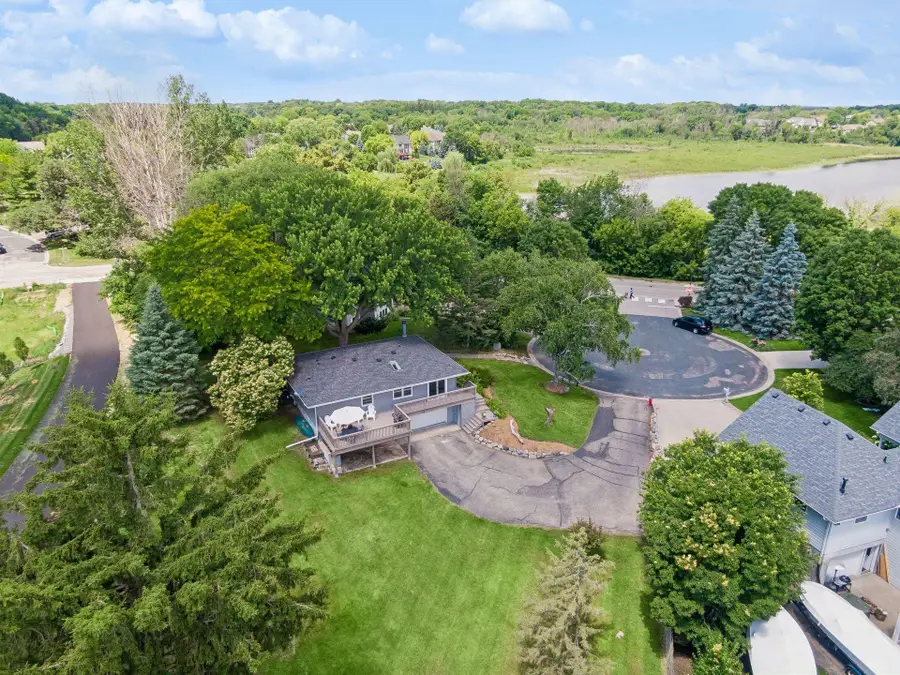 3921 Minnewashta Court, Chanhassen, MN 55331 - #3