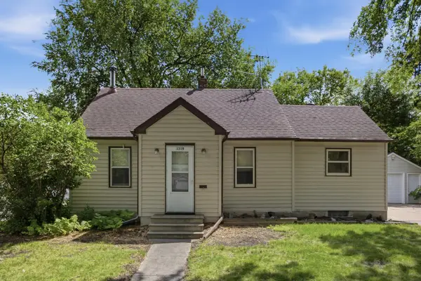1319 12th Street N, Fargo, ND 58102