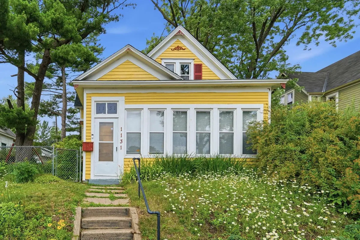 1131 Woodbridge Street, Saint Paul, MN 55117 - #1