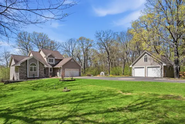 208 Country Oaks Road, River Falls, WI 54022