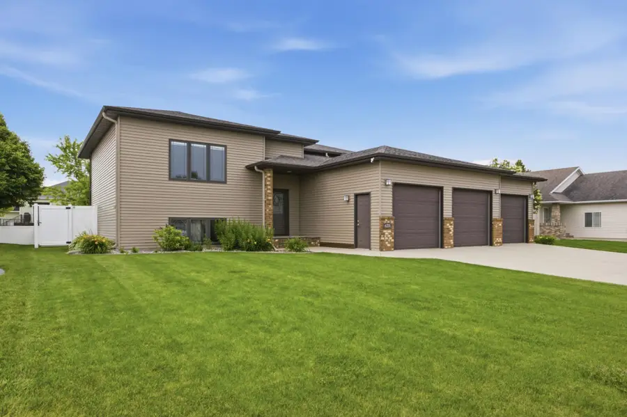 4278 54th Street S, Fargo, ND 58104 - #2