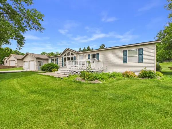 113 E Ridgeview Drive, Starbuck, MN 56381