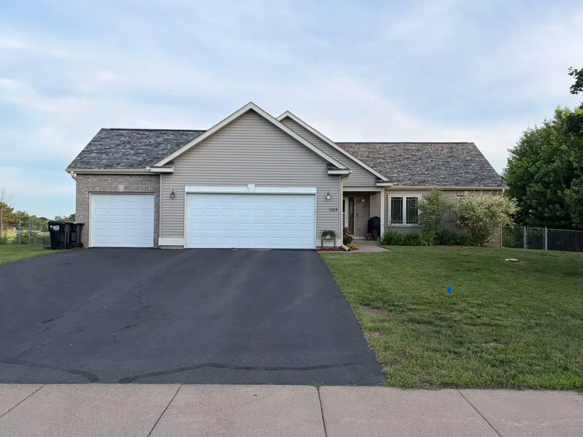1205 Wendover Street Nw, Isanti, MN 55040 - #1