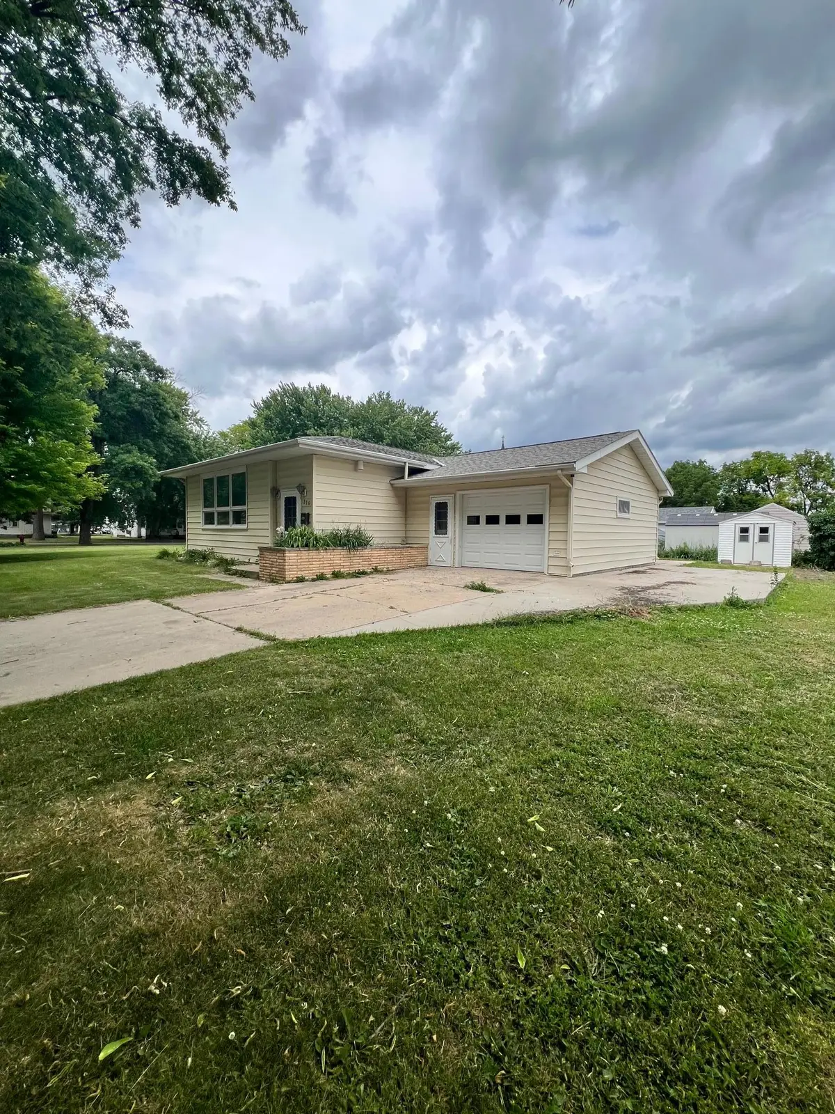 316 W 2nd Street, Madison, MN 56256 - #1
