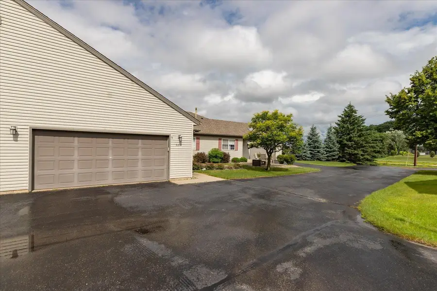 3211 Northern Valley Drive Ne, Rochester, MN 55906 - #2