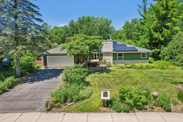 2955 Regent Avenue N, Golden Valley, MN 55422