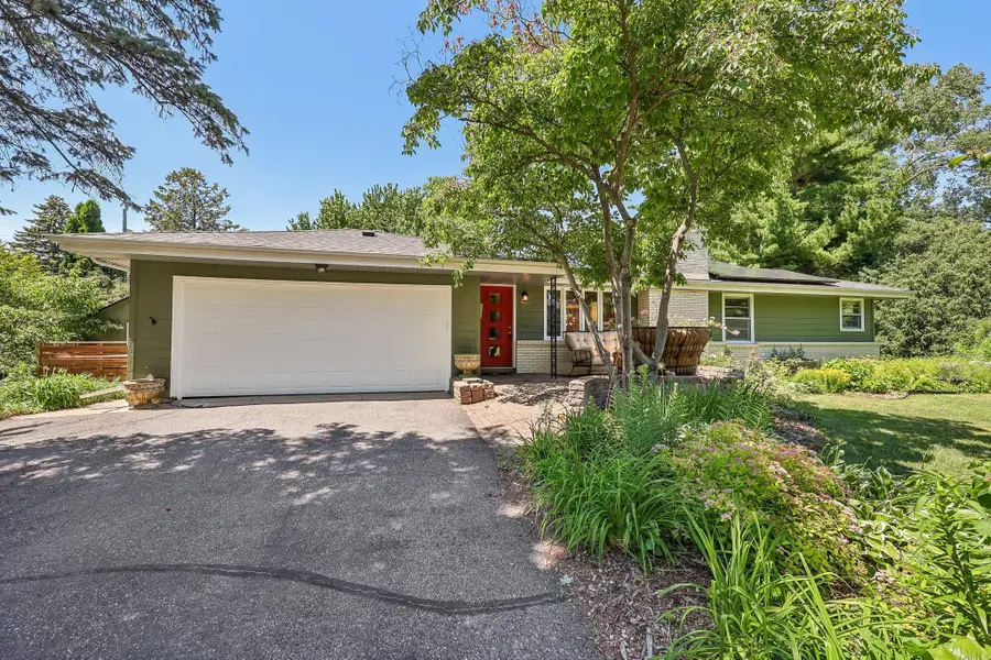 2955 Regent Avenue N, Golden Valley, MN 55422 - #2