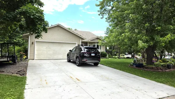 6546 Upper 22nd Street N, Oakdale, MN 55128