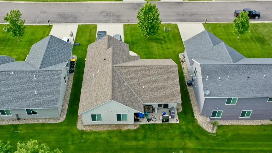 1633 18th Avenue Nw, Willmar, MN 56201 - #2