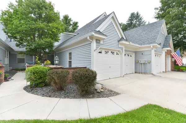 1262 Pond View Lane, White Bear Lake, MN 55110