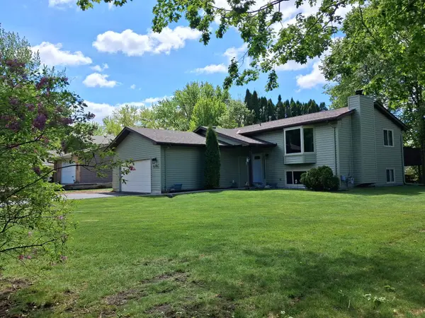5795 Amy Lane, Maple Plain, MN 55359