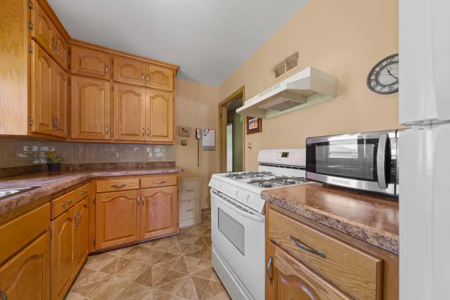 142 22nd Avenue Sw, Faribault, MN 55021 - #3