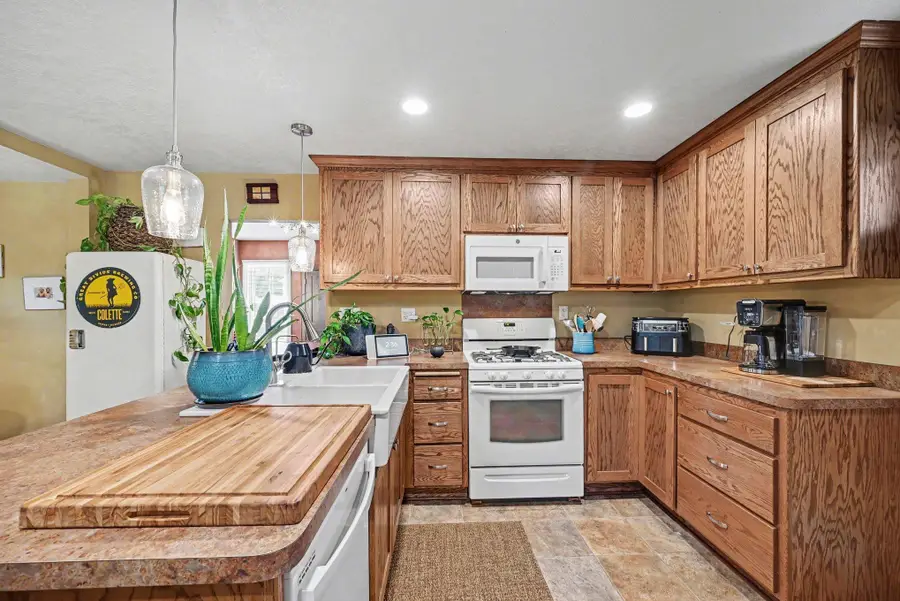 1260 Woodbridge Street, Saint Paul, MN 55117 - #2