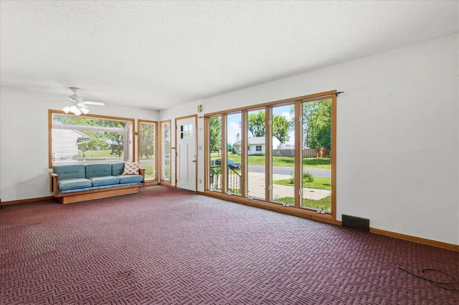 5625 Hillsview Road, Brooklyn Center, MN 55430 - #2