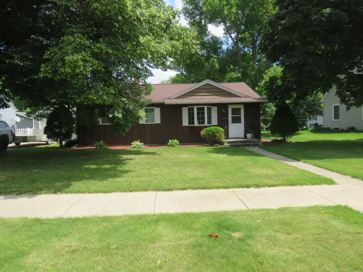 709 10th Street S, Benson, MN 56215 - #1