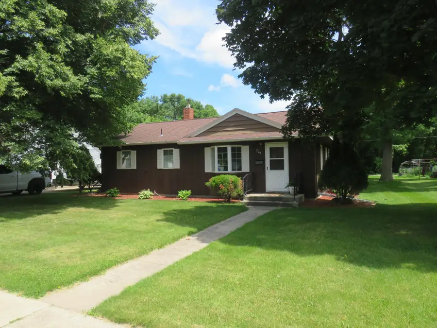 709 10th Street S, Benson, MN 56215 - #2